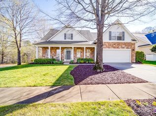 5832 Kirkwynd Commons Dr, Charlotte, NC 28278