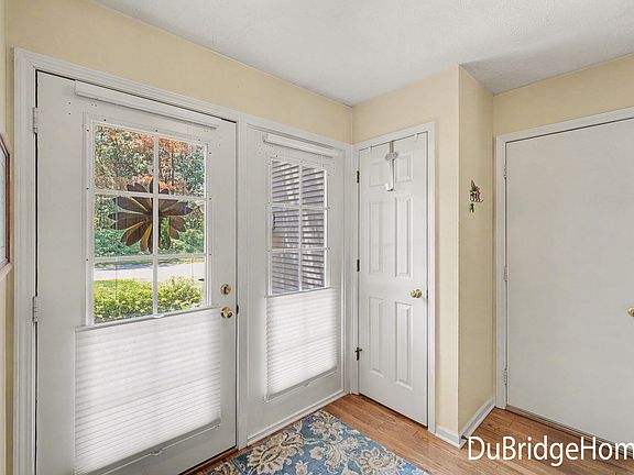 5th image of 4256 Valley Hollow Dr NE