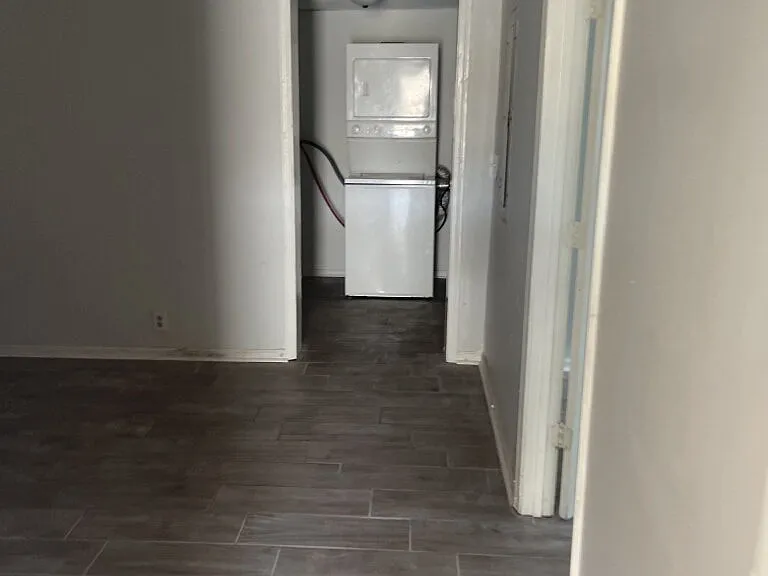 914 Railroad St #B — Photo 6