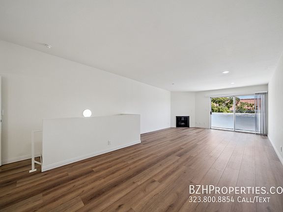 2nd image of 870 1/2 Crenshaw Blvd #214