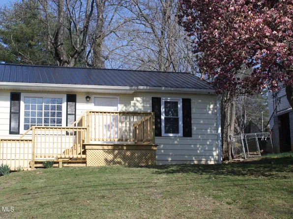 311 Magnolia Dr, Bristol, VA 24201