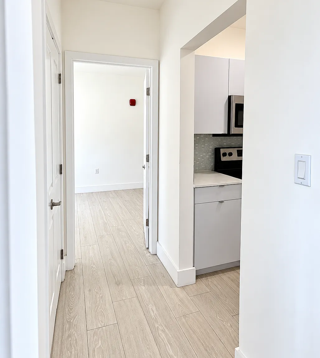 6918 Bay Dr — Photo 4