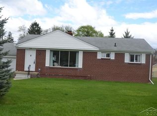 2596 Luella Ave, Saginaw, MI