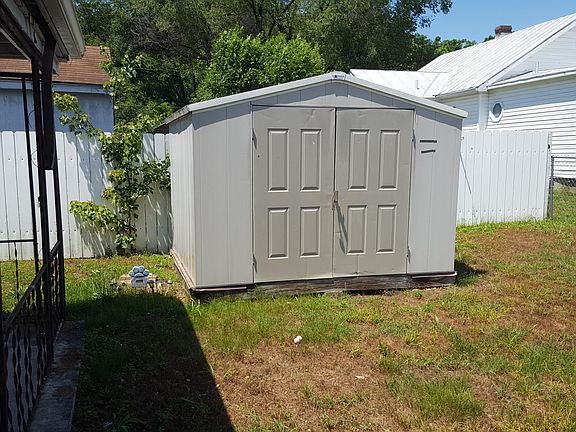 3rd image of 2930 Lombardy Ave
