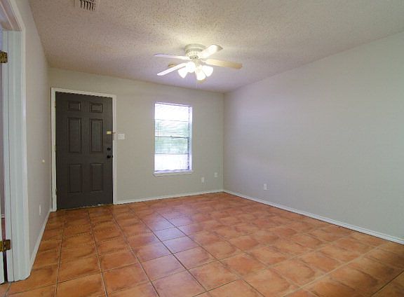 3rd image of 1022 Violet Ave APT 6