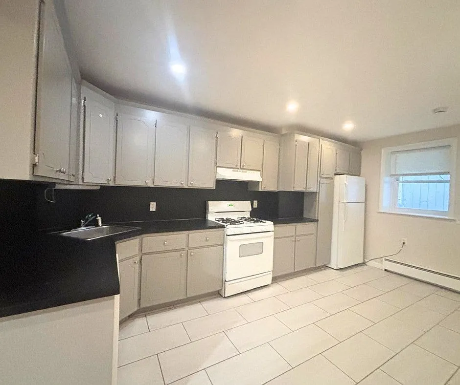 1 bed, 800 sqft, $2,800 — Photo 1