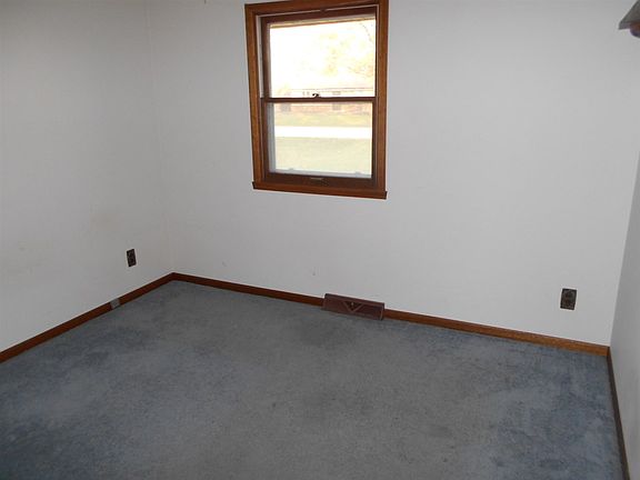 4th image of 8628 Delta Dr
