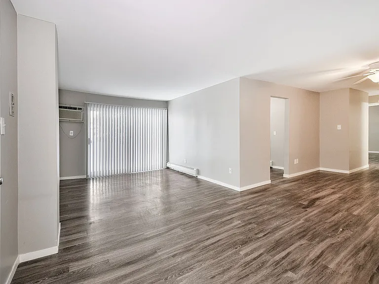 District Royal Oak Apartments — Photo 39
