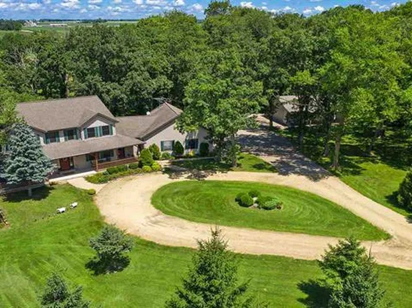 9877 N Blaine Dr, Byron, IL 61010