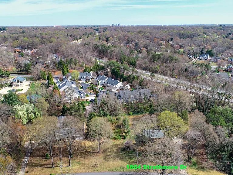 1804 Strathmore Dr — Photo 40