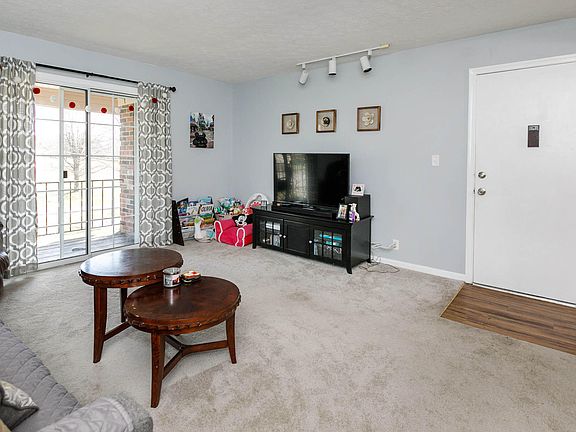 4th image of 405 Logsdon Ct