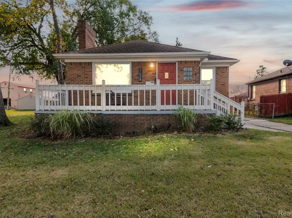 7624 Yacht Ave, Warren, MI 48091