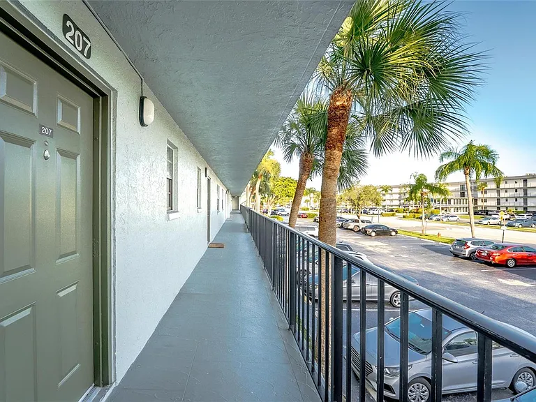 9440 SW 8th St #401 — Photo 5