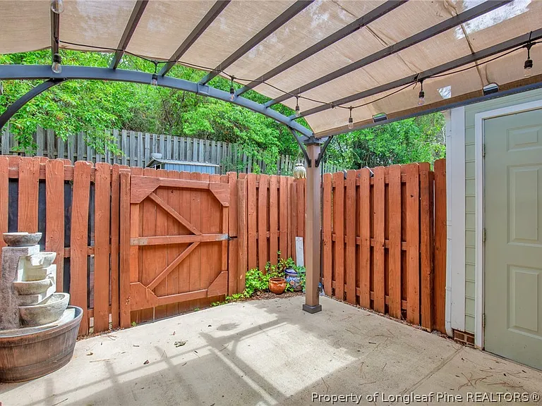 425 Cityview Ln — Photo 20