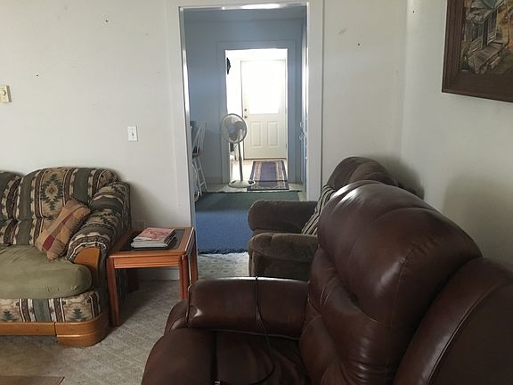 5th image of 105 Bowie St