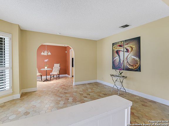 4th image of 1726 Deer Run St