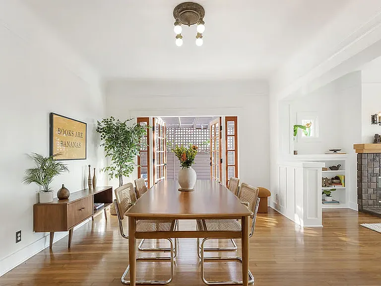 1332 Edgecliffe Dr — Photo 8