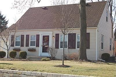 2nd image of 2705 Colonial Ave