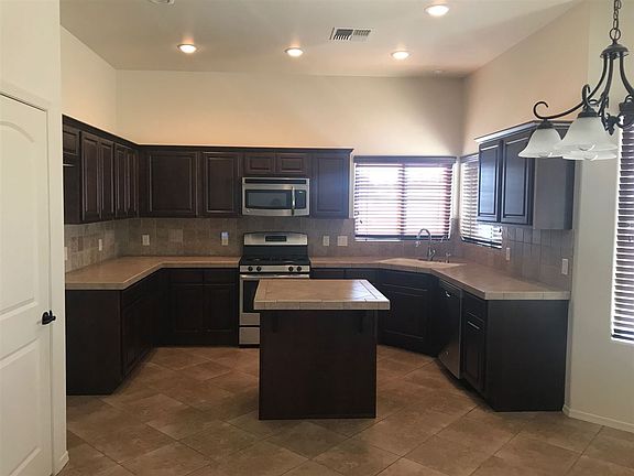 4th image of 3734 W 38th Pl