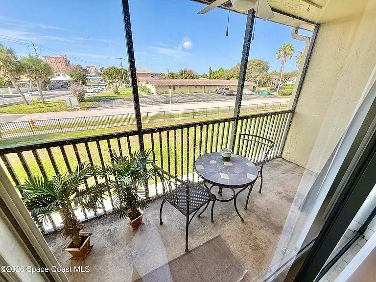7101 Ridgewood Ave #203 — Photo 8