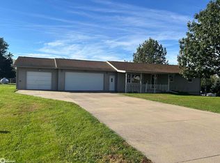 2724 Pickering Dr, Marshalltown, IA 50158