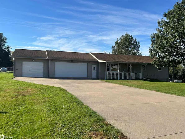 2724 Pickering Dr, Marshalltown, IA 50158