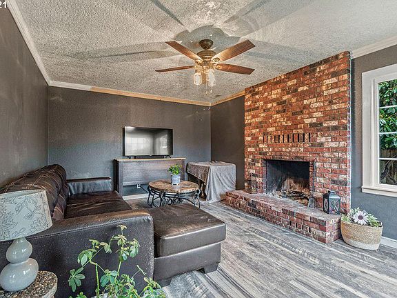 3rd image of 426 NE May Ave