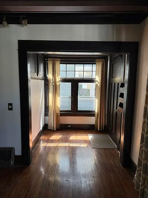 2 bed, 1200 sqft, $2,100 — Photo 3