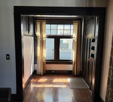 3rd image of 105 Florence Ave Floor 1