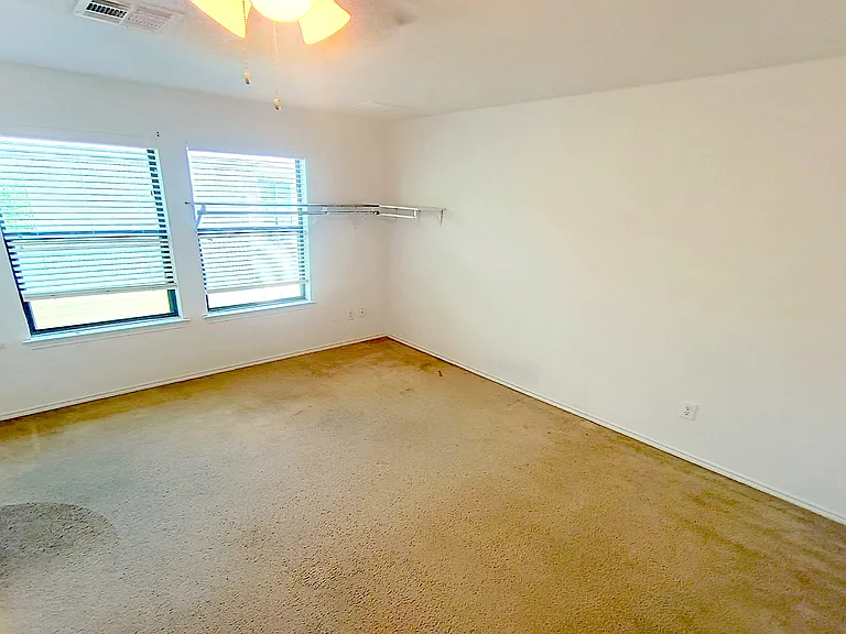 6213 Ringsby Rd — Photo 2