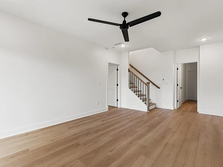 1017 Lauderdale Dr — Photo 18