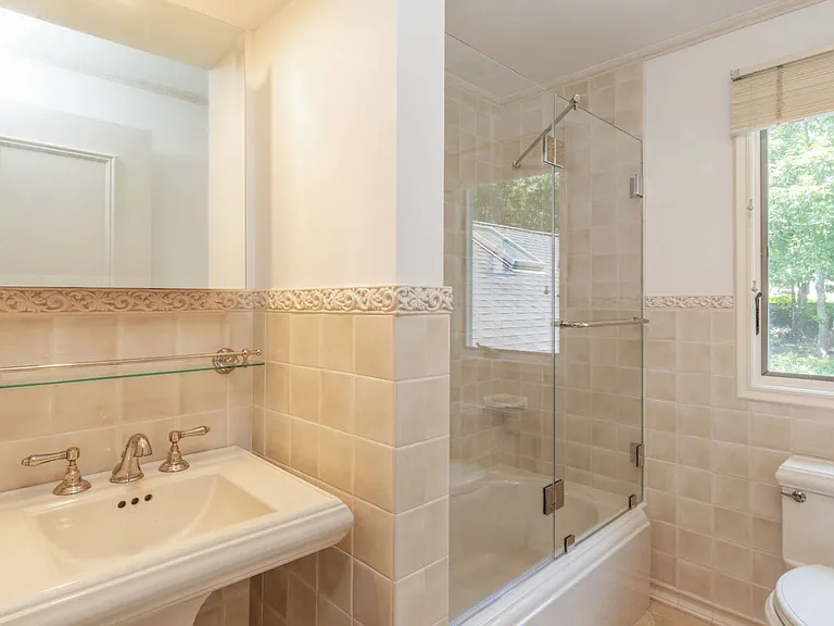 33 Cedar St — Photo 11