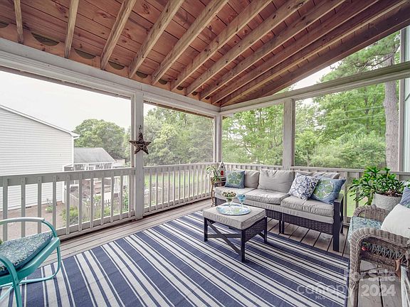 4th image of 3605 Golfview Dr
