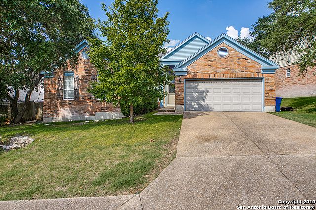 1st image of 1215 Oak Path