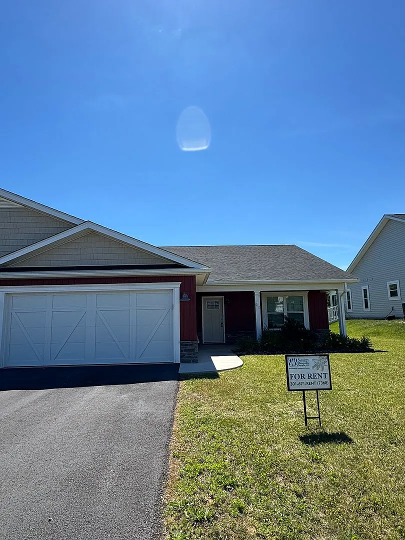 Cardinal Point - Spring Mills (WV exit) $2100/Month — Photo 1