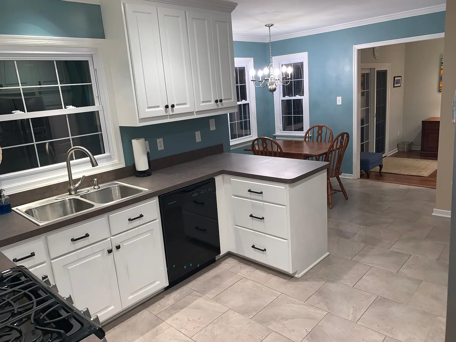 7017 Hawks Hill Ln — Photo 4