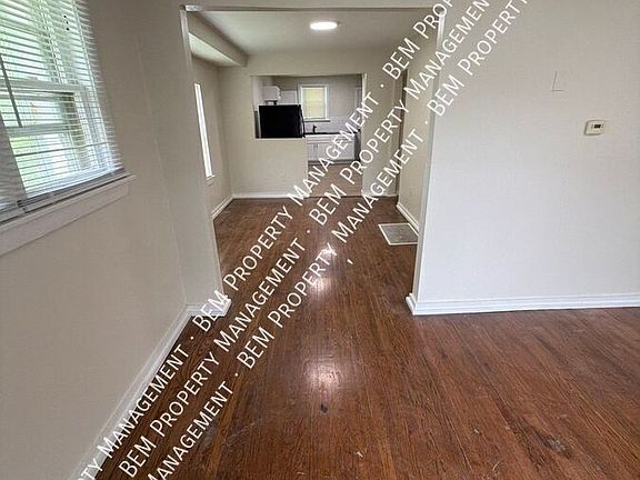 5th image of 4427 Agnes Ave