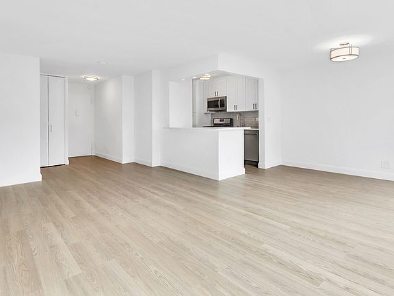5th image of 7 E 14th St APT 809