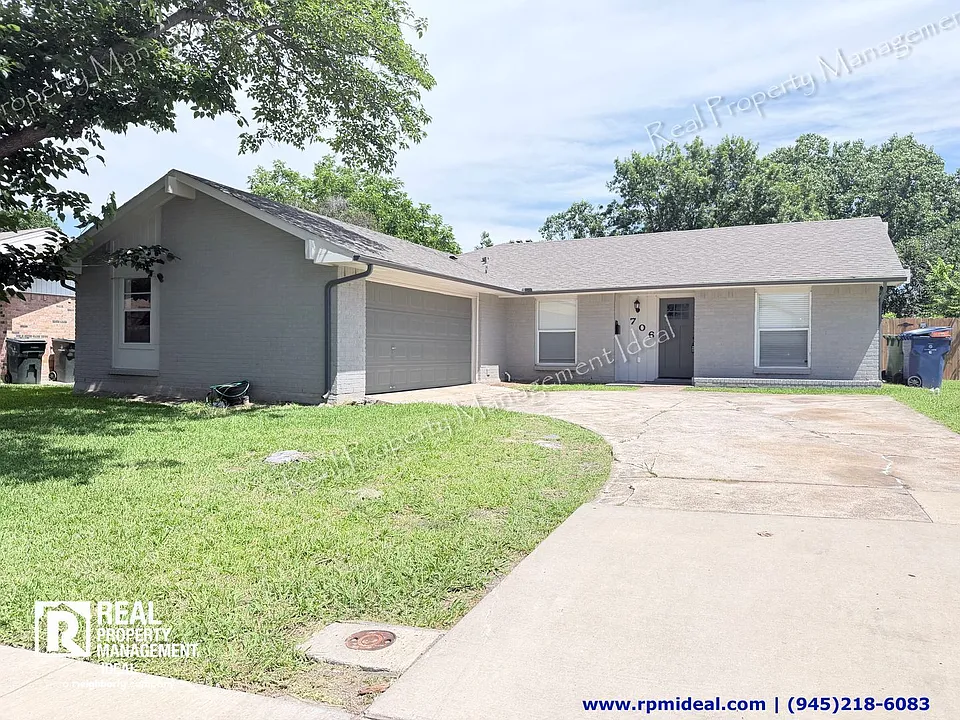 706 Jamestown Dr