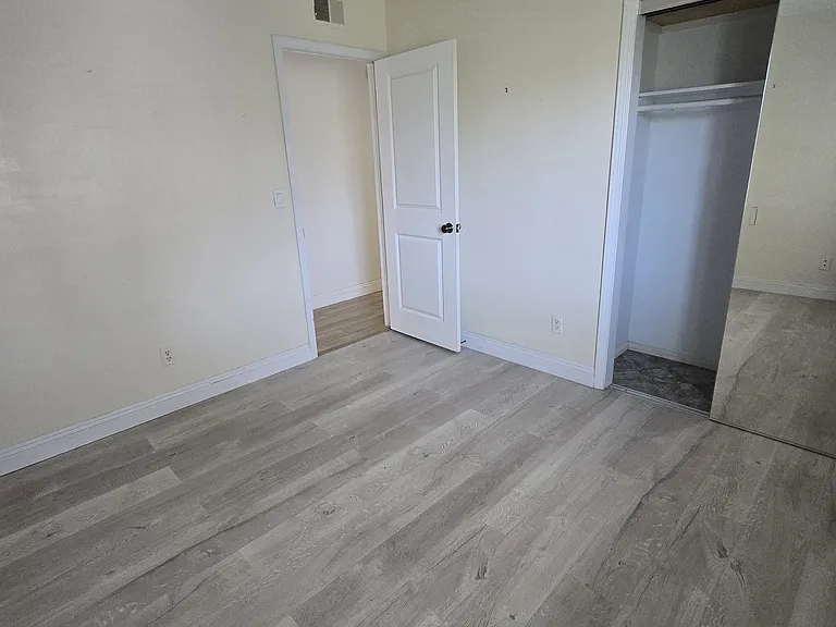 17752 Collins Cir — Photo 35
