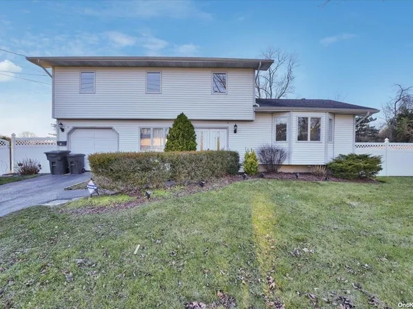 36 Brown Boulevard, Wheatley Heights, NY 11798