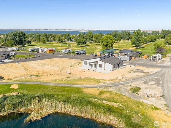 4th image of 6739 SE Club House Drive