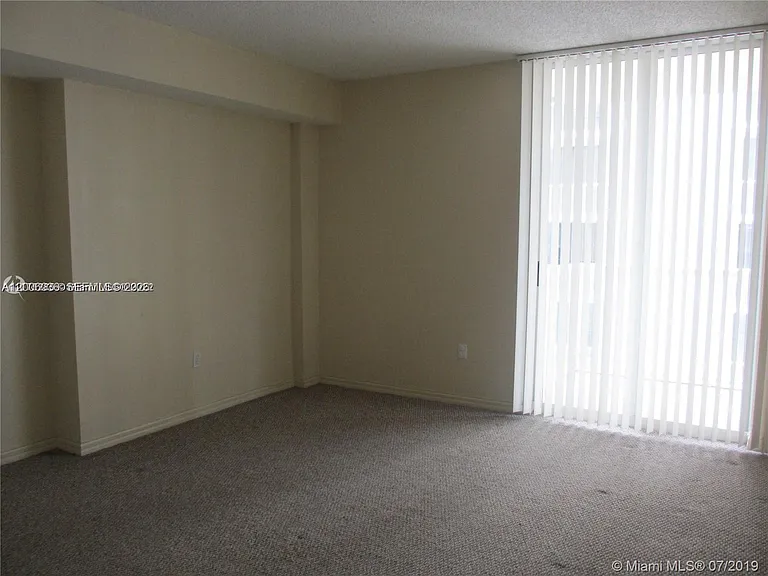 5091 NW 7th St #807 — Photo 8
