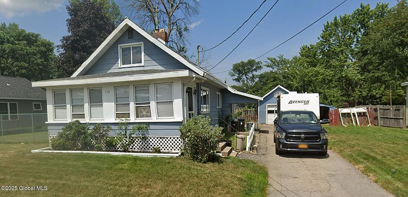 2nd image of 128 6th Street