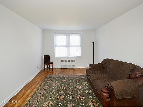 4th image of 33-01 90th St Unit 3K