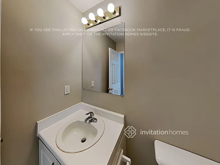 1121 Sutton Dr — Photo 17
