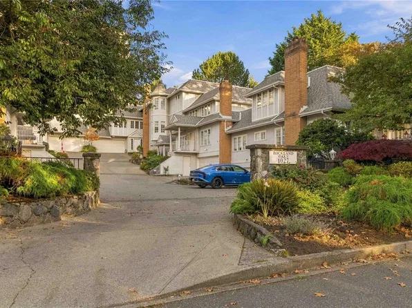 1027 Belmont Ave #7, Victoria, BC V8S 3T4
