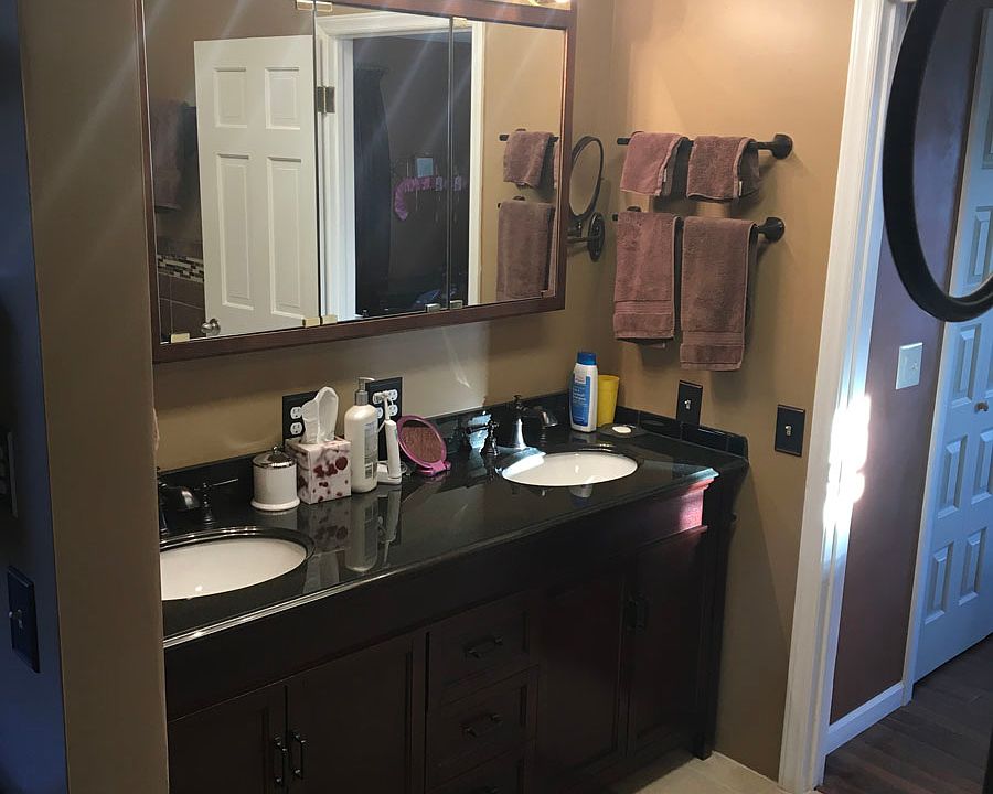 2nd image of 900 Exeter Pl