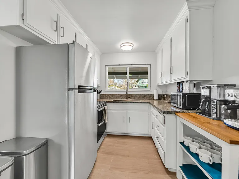 2026 Regis Dr — Photo 31