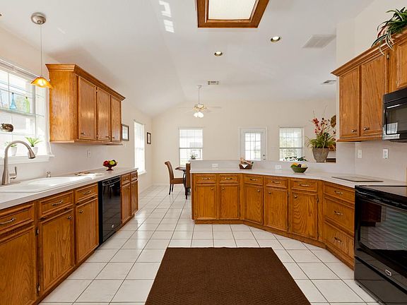 You'll LOVE this kitchen-LOTS of cabinet space.